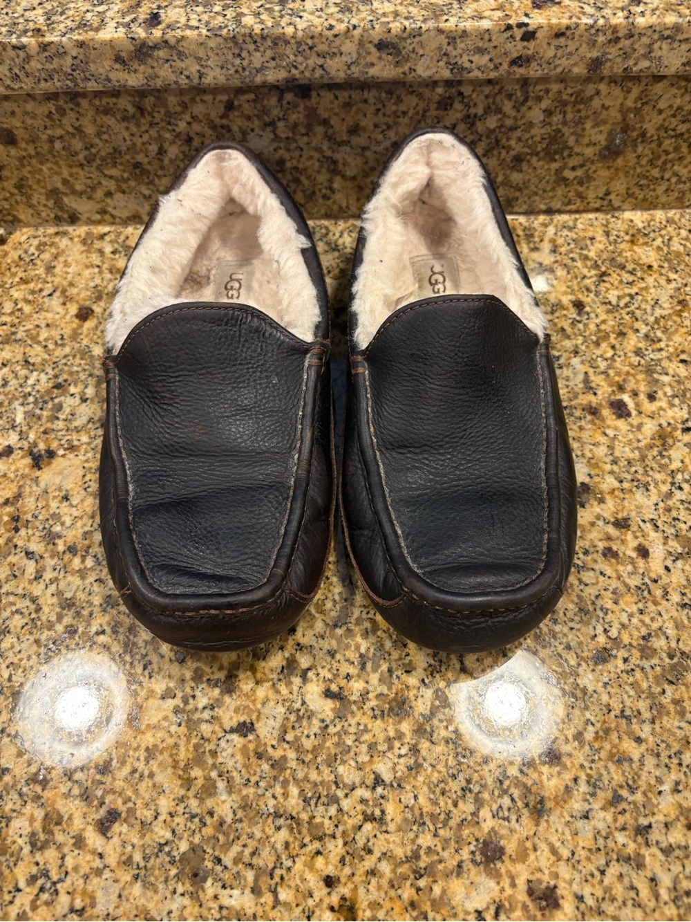 UGG Ascot Brown Smooth Leather Slip On Moccasins Slippers Size 9